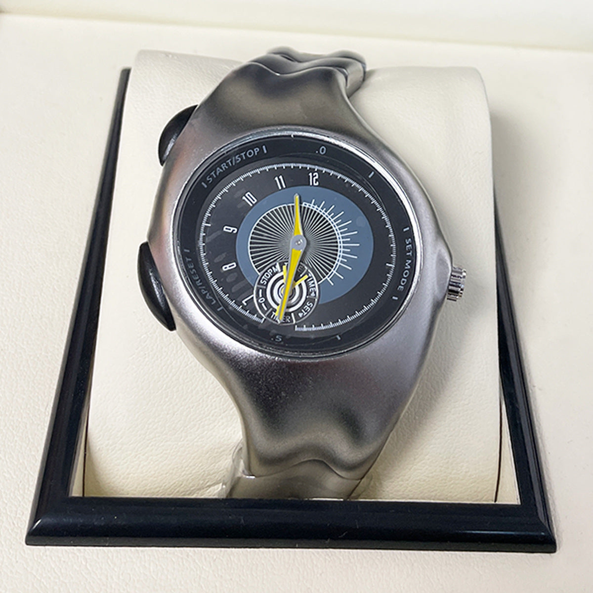 Middle-aged Y2k Original Non-mechanical Watch Twisted Retro Fashion High-end Ins Niche Quartz Watch